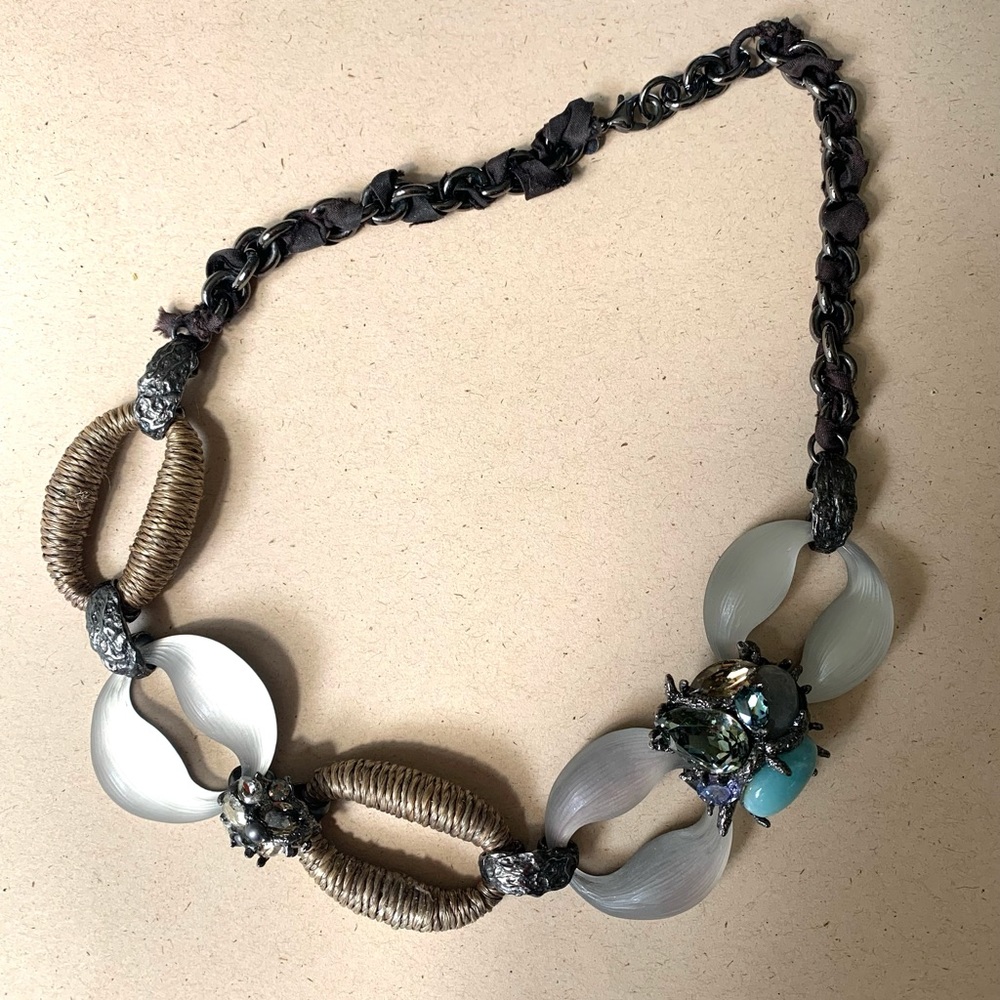 ALEXIS BITTAR • Rare Vintage Mixed Media Lucite Hemp Gemstone Crystal  Necklace - Picture 4 of 15